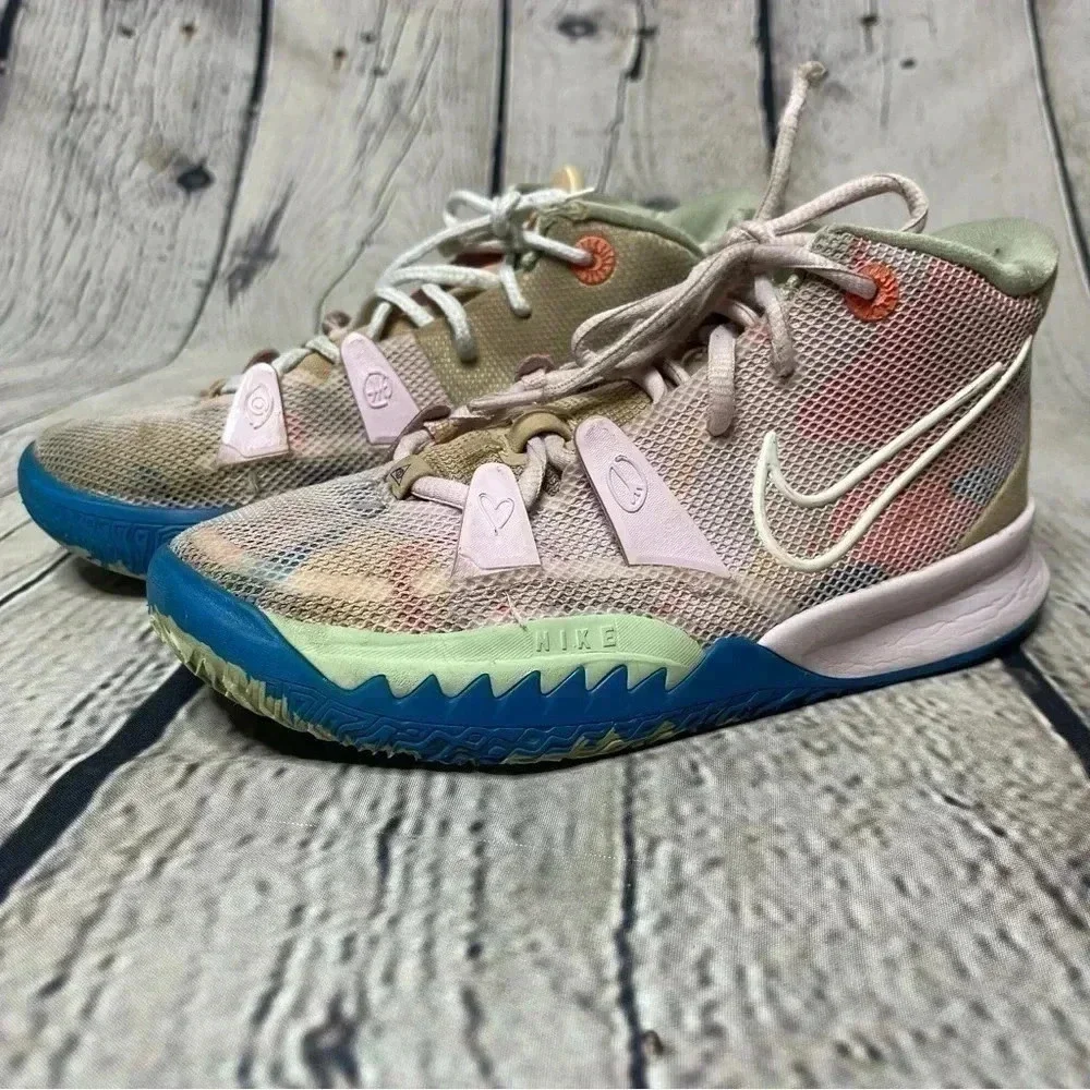 Nike Kyrie 7 1 World 1 People Youth size 4 Sneakers